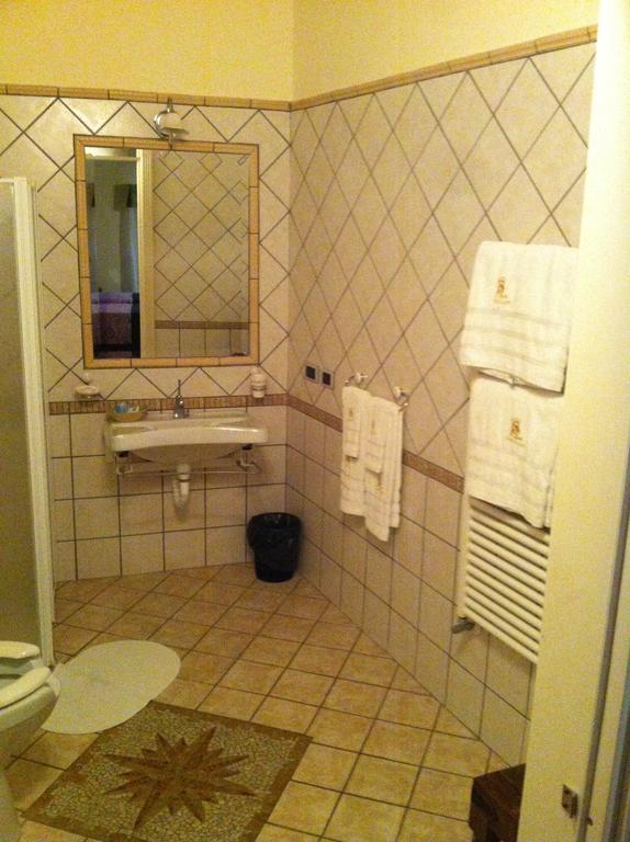 Hotel San Leo Sessa Aurunca Zimmer foto